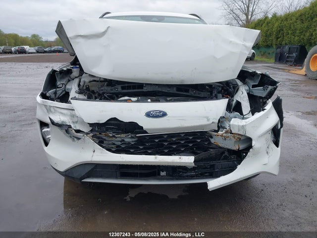 1FMCU9J93NUA56299 Ford gtdi 240ps