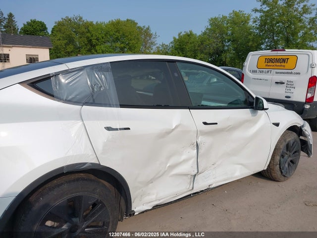 7SAYGDEE9RF230499 Tesla Model Y
