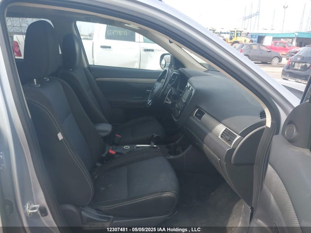JA4JZ3AXXGZ611726 Mitsubishi Outlander