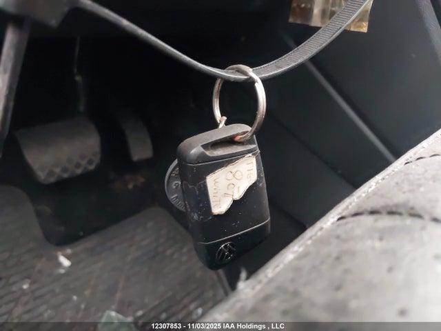 3VV2B7AX9NM110302 Volkswagen Tiguan