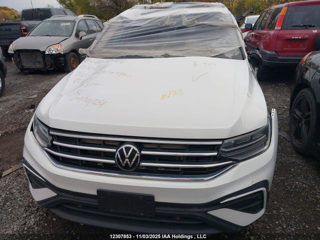3VV2B7AX9NM110302 Volkswagen Tiguan
