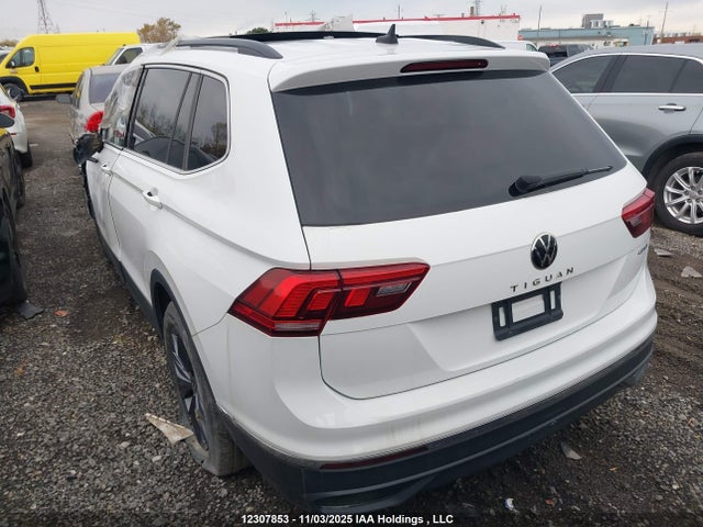 3VV2B7AX9NM110302 Volkswagen Tiguan