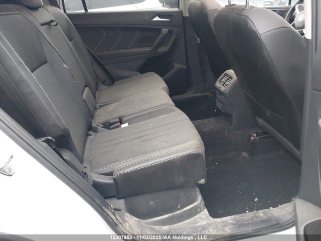 3VV2B7AX9NM110302 Volkswagen Tiguan