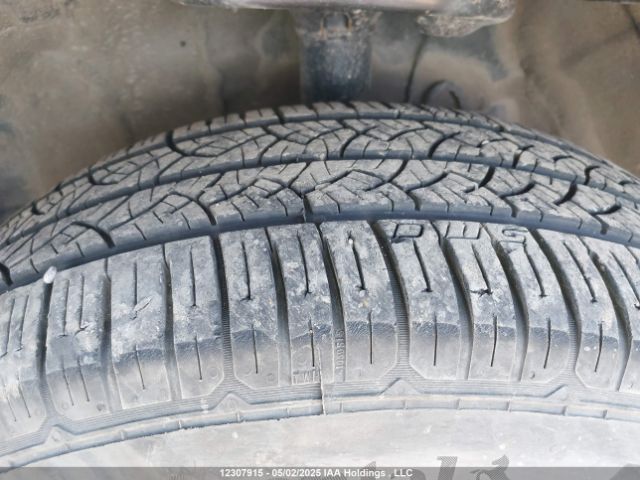 2T3BFREV1GW469765 Toyota RAV4 LE