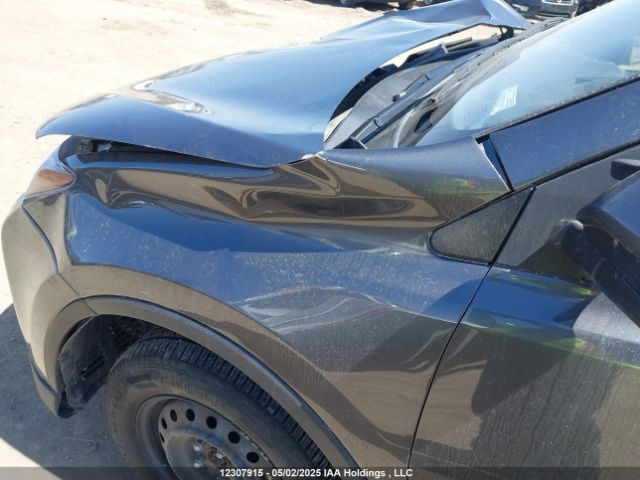 2T3BFREV1GW469765 Toyota RAV4 LE