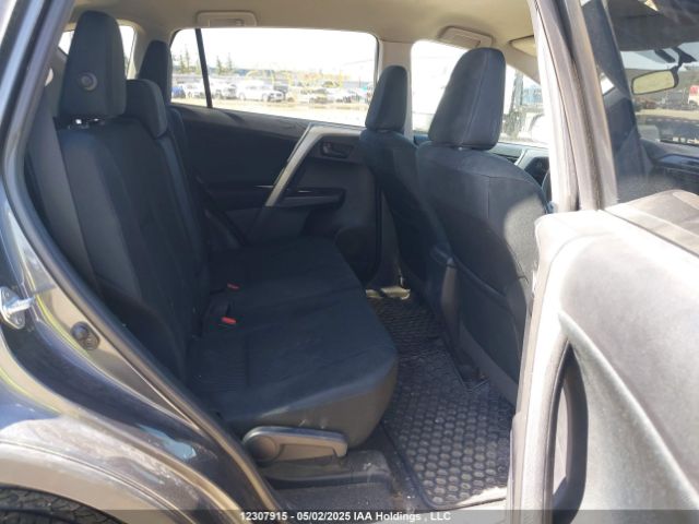 2T3BFREV1GW469765 Toyota RAV4 LE