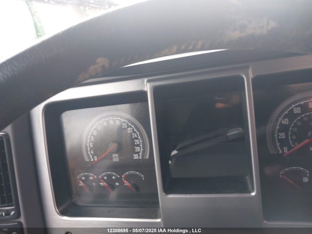 1M1AN4GY3PM032775 Mack Mp8