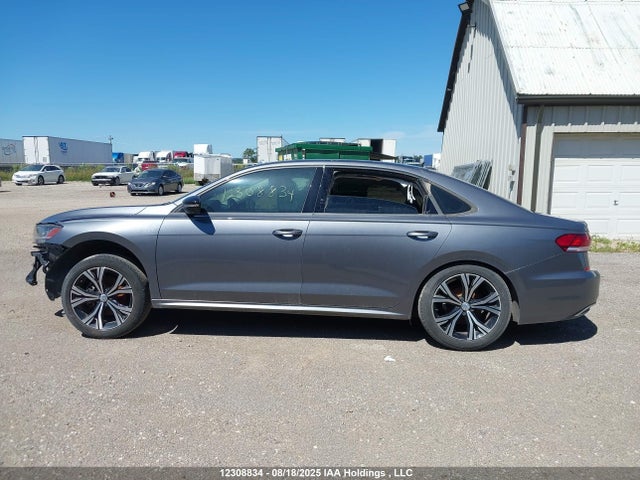 1VWBA7A37NC009367 Volkswagen Passat