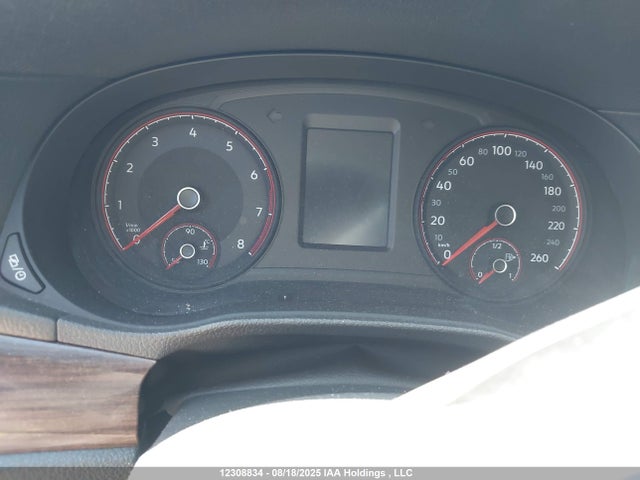 1VWBA7A37NC009367 Volkswagen Passat