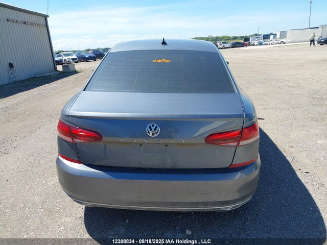 1VWBA7A37NC009367 Volkswagen Passat