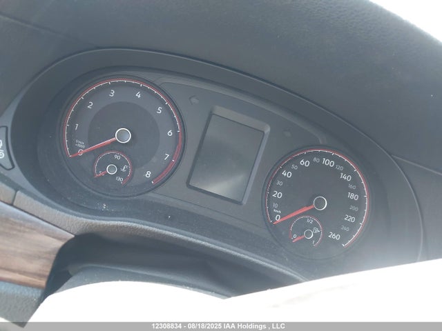 1VWBA7A37NC009367 Volkswagen Passat
