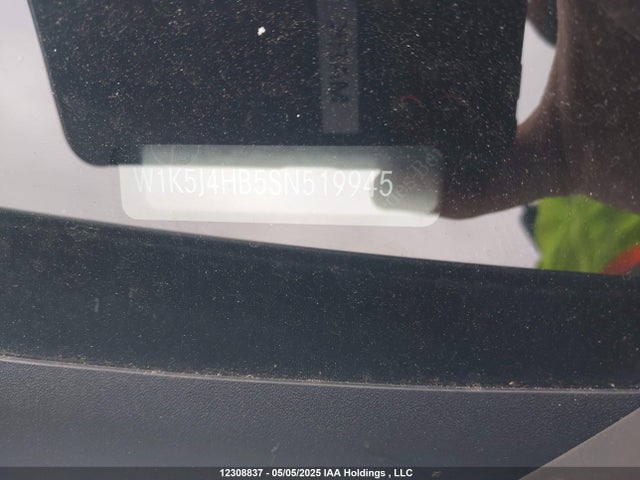 W1K5J4HB5SN519945 Mercedes-Benz m260