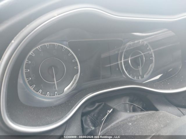 1C3CCCAB9GN145898 Chrysler 2016