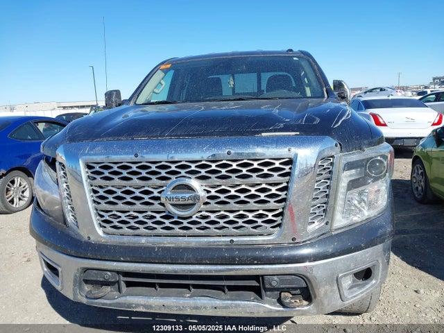 1N6AA1E58HN503489 Nissan 2017