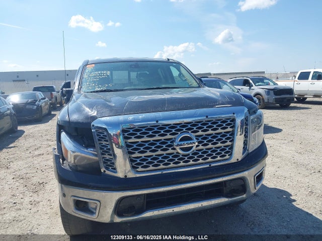 1N6AA1E58HN503489 Nissan 2017