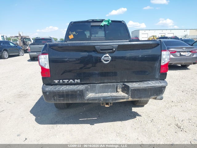 1N6AA1E58HN503489 Nissan 2017