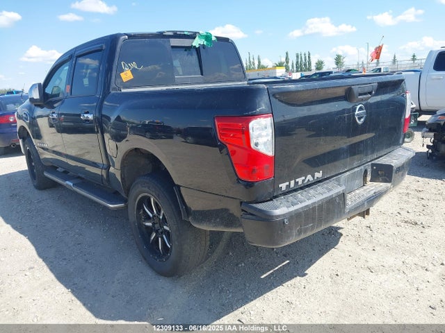 1N6AA1E58HN503489 Nissan 2017