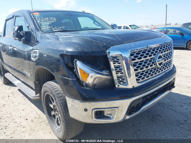 1N6AA1E58HN503489 Nissan 2017