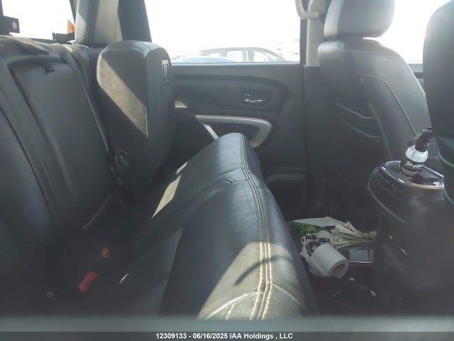 1N6AA1E58HN503489 Nissan 2017