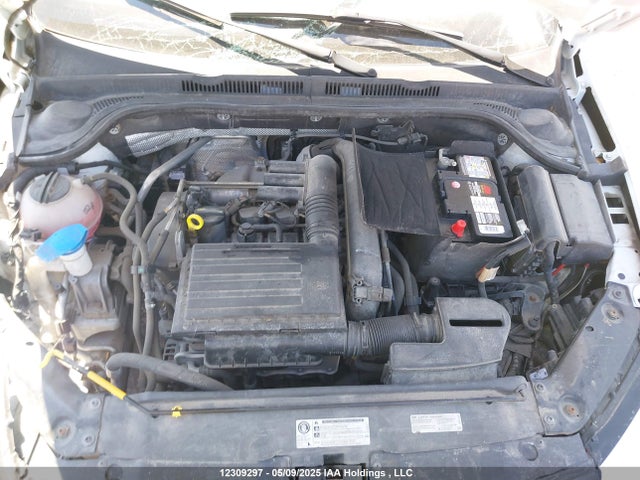 3VW267AJ9GM390947 Volkswagen 2016