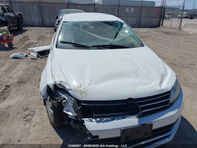 3VW267AJ9GM390947 Volkswagen 2016