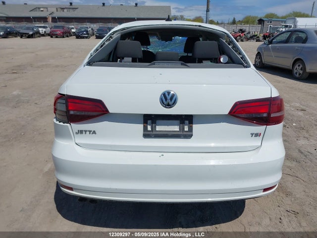 3VW267AJ9GM390947 Volkswagen 2016