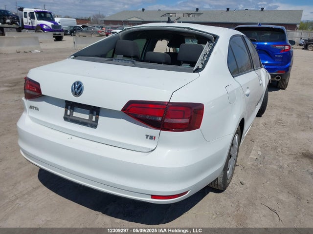 3VW267AJ9GM390947 Volkswagen 2016