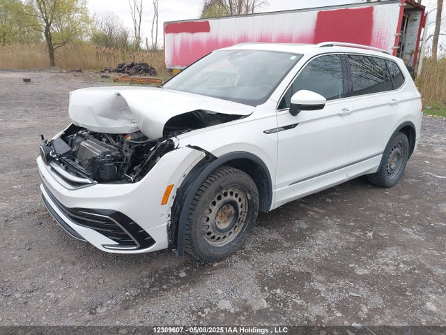 3VV4B7AX7NM090012 Volkswagen Tiguan