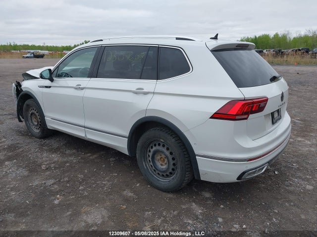 3VV4B7AX7NM090012 Volkswagen Tiguan
