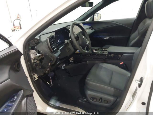 2T2BBMCA6SC072923 Lexus a25a-fxs