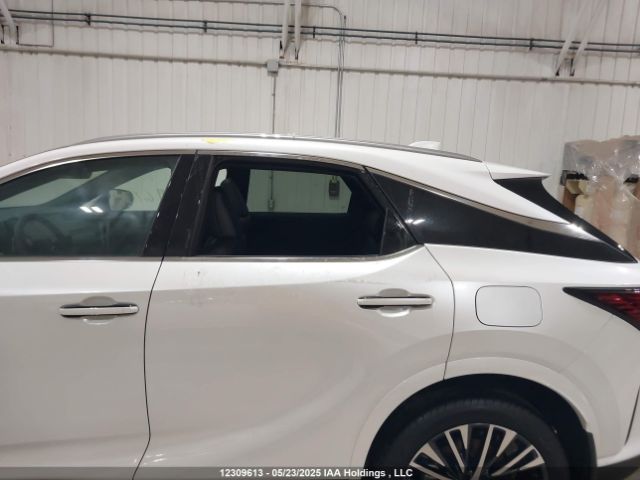 2T2BBMCA6SC072923 Lexus a25a-fxs