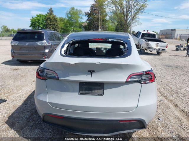 7SAYGDEE8NF434625 Tesla Model Y