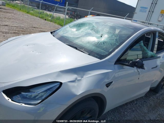 7SAYGDEE8NF434625 Tesla Model Y
