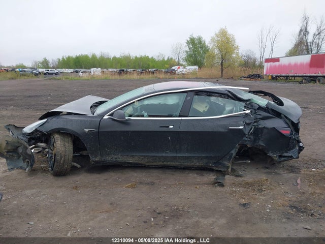 5YJ3E1EB9JF107663 Tesla MODEL 3