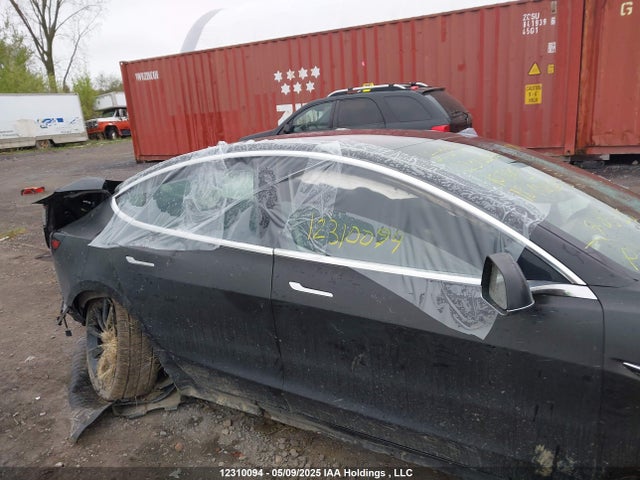 5YJ3E1EB9JF107663 Tesla MODEL 3