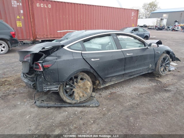 5YJ3E1EB9JF107663 Tesla MODEL 3