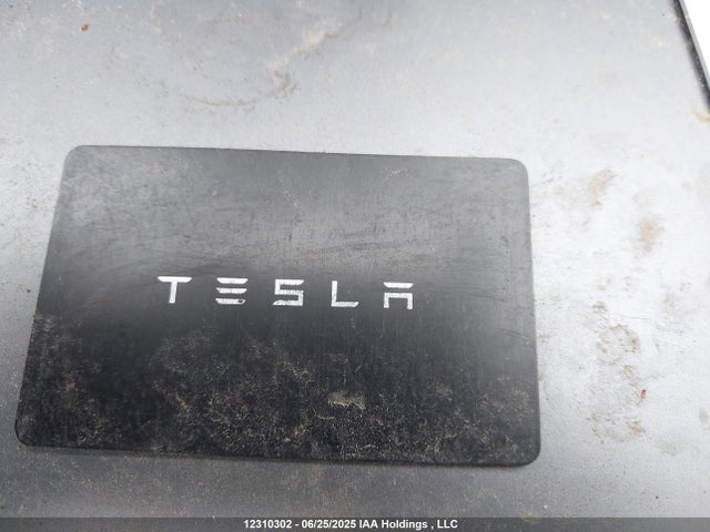 5YJ3E1EAXNF250246 Tesla MODEL 3