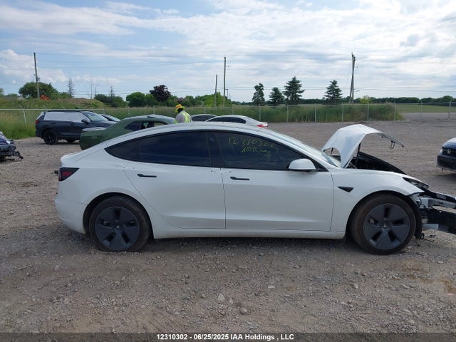 12310302 :رقم المزاد ، 5YJ3E1EAXNF250246 vin ، 2022 Tesla Model 3 مزاد بيع