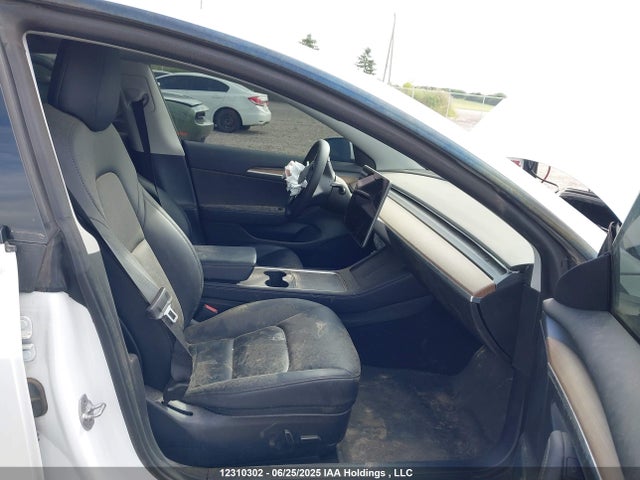 5YJ3E1EAXNF250246 Tesla MODEL 3
