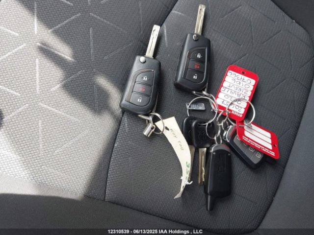 2T3Z1RFV3LC071366 Toyota RAV4 LE