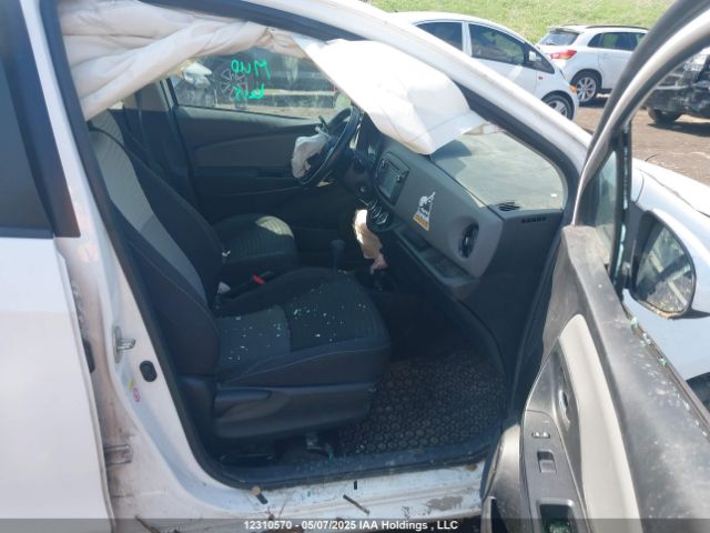 VNKKTUD30JA097084 Toyota Yaris