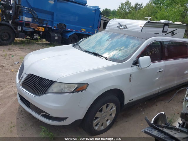 Lincoln MKT 2014 2L1MJ5LK2EBL56302 Image 15