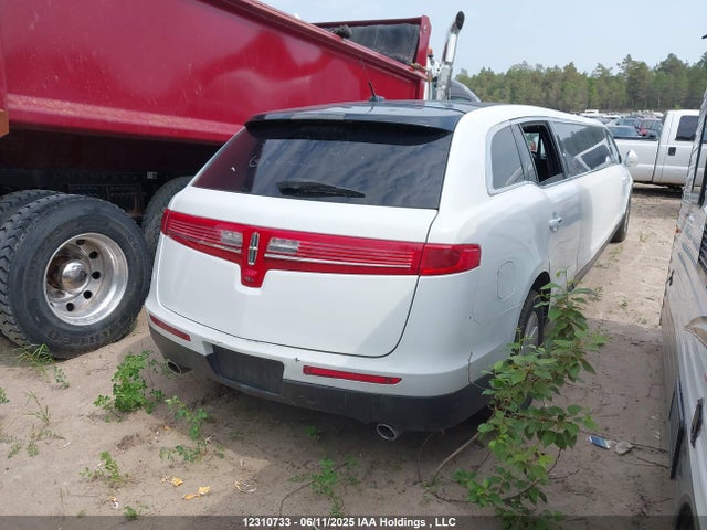 Lincoln MKT 2014 2L1MJ5LK2EBL56302 Image 4
