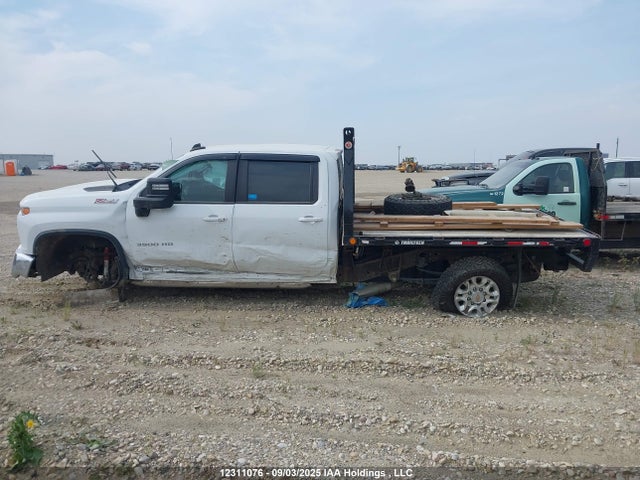 Chevrolet l8t 2023 1GC4YTE71PF218375 Image 15