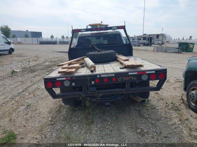Chevrolet l8t 2023 1GC4YTE71PF218375 Image 17