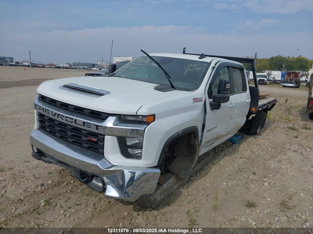 Chevrolet l8t 2023 1GC4YTE71PF218375 Image 2