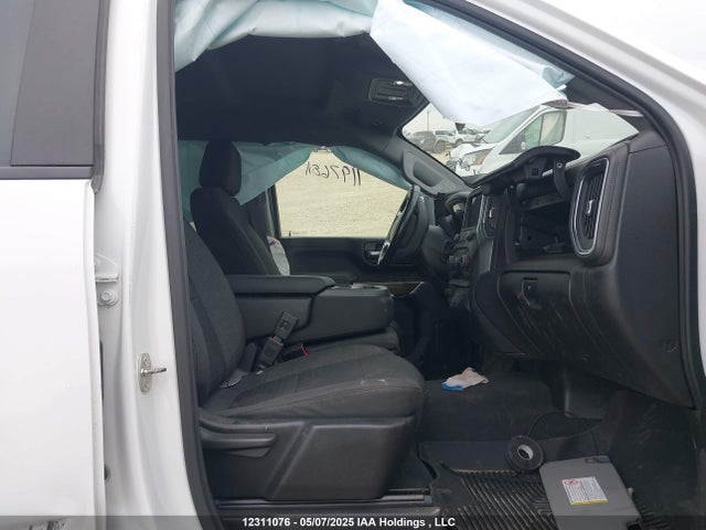Chevrolet l8t 2023 1GC4YTE71PF218375 Image 5