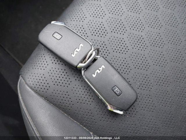 KNDEUCAA8N7329742 KIA nu