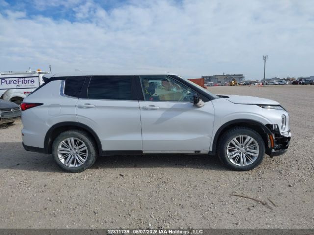 JA4J4TA82NZ617623 Mitsubishi Outlander
