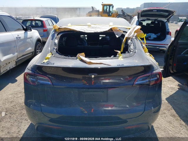 2024 Tesla Model Y მანქანა იყიდება აუქციონზე, vin: 7SAYGDED5RF092399, აუქციონის ნომერი: 12311819